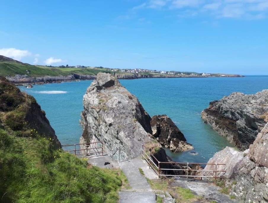 Coastal Bungalow, Sleeps 5 And Ideal For Walkers Amlwch Екстер'єр фото