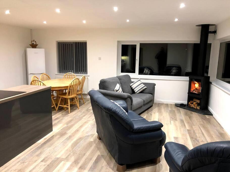 Coastal Bungalow, Sleeps 5 And Ideal For Walkers Amlwch Екстер'єр фото