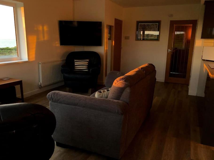 Coastal Bungalow, Sleeps 5 And Ideal For Walkers Amlwch Екстер'єр фото